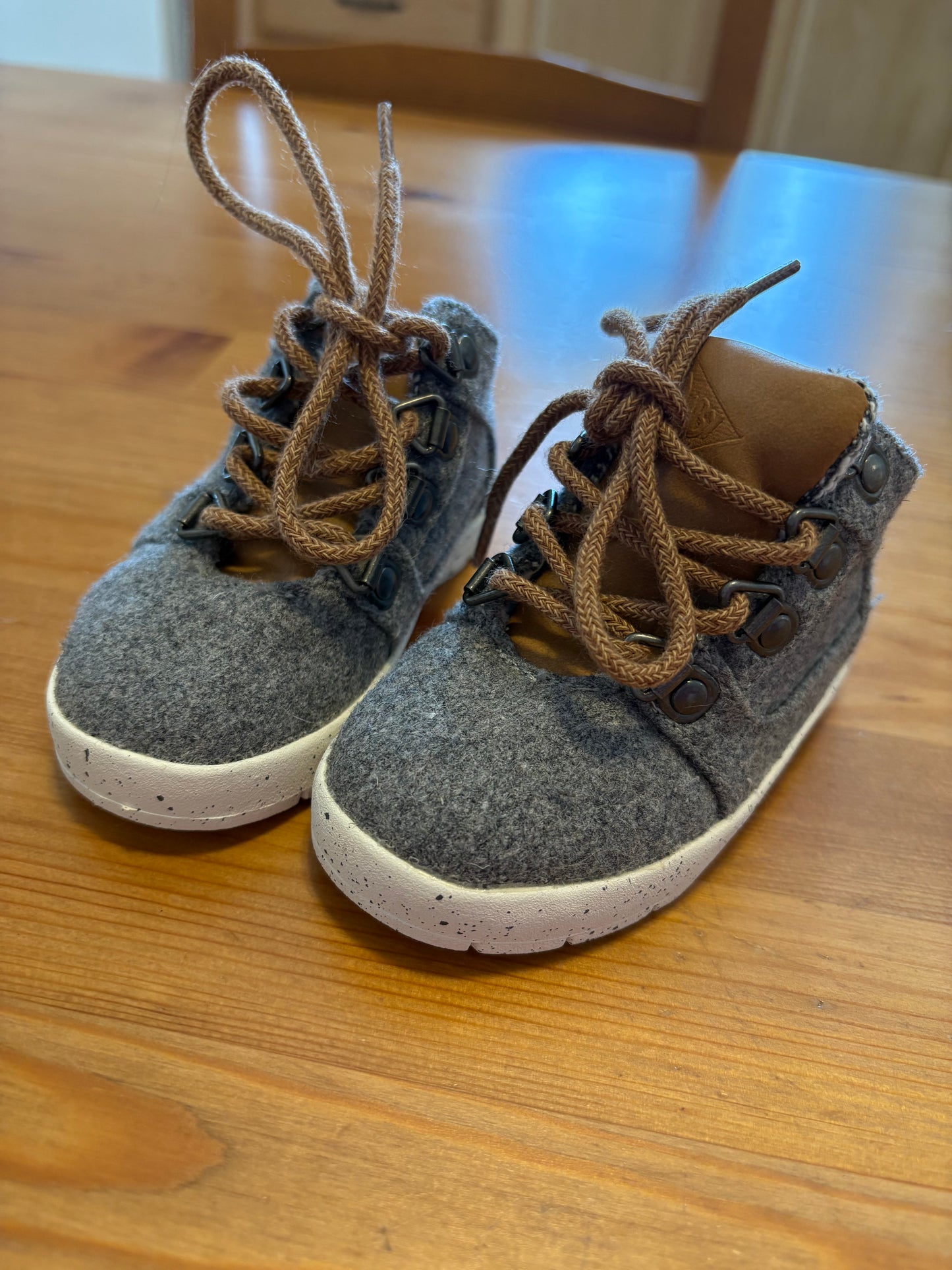 Botine Zara baby taille 18 état neuf!