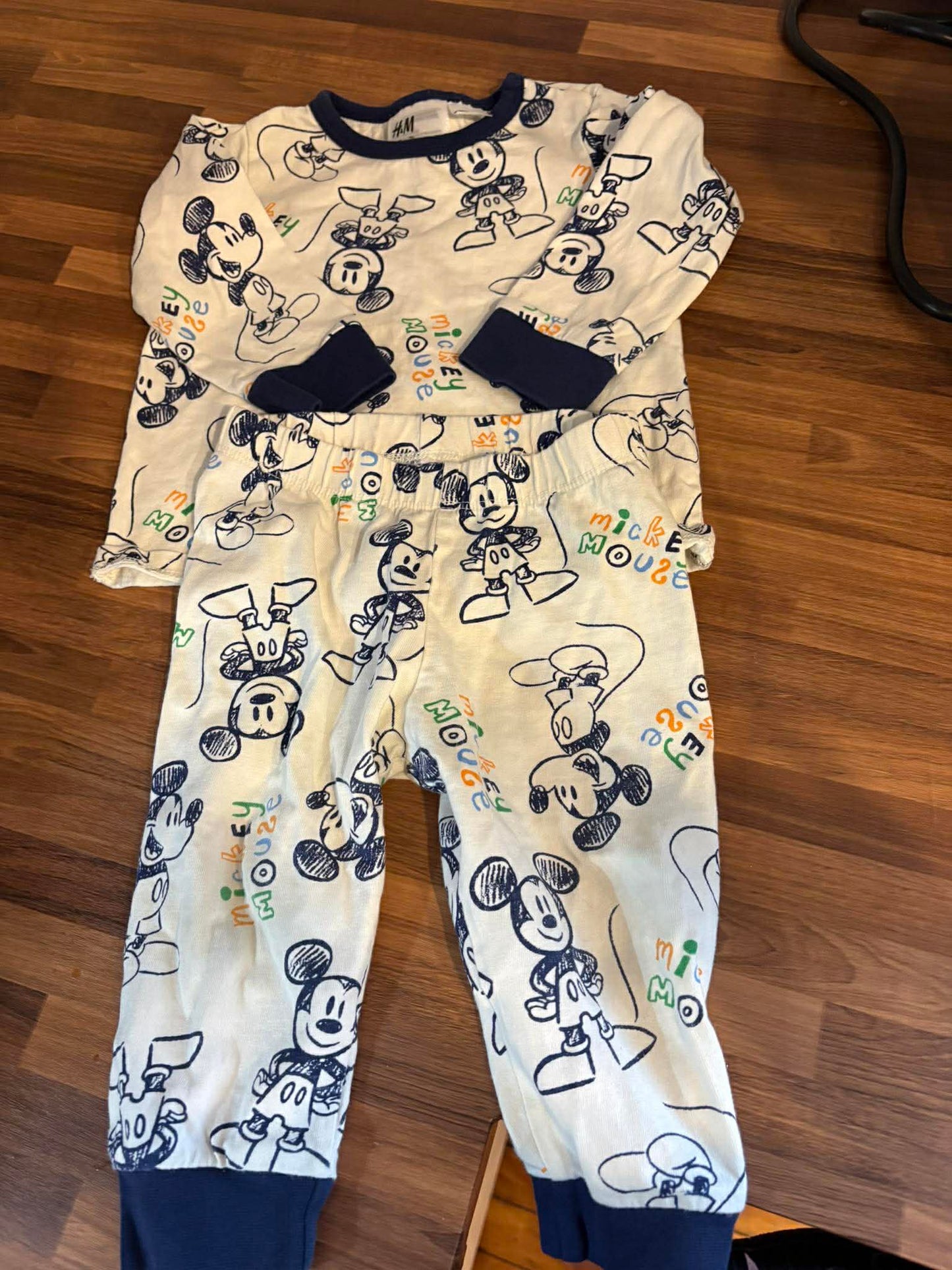 Pyjama h&m 6-9mois(cmb)