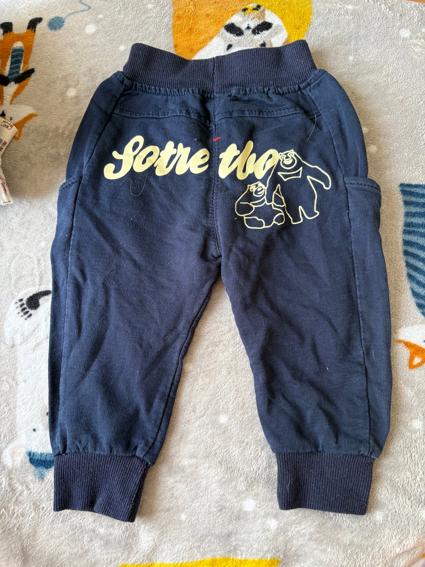 pantalon medium 12 mois environ