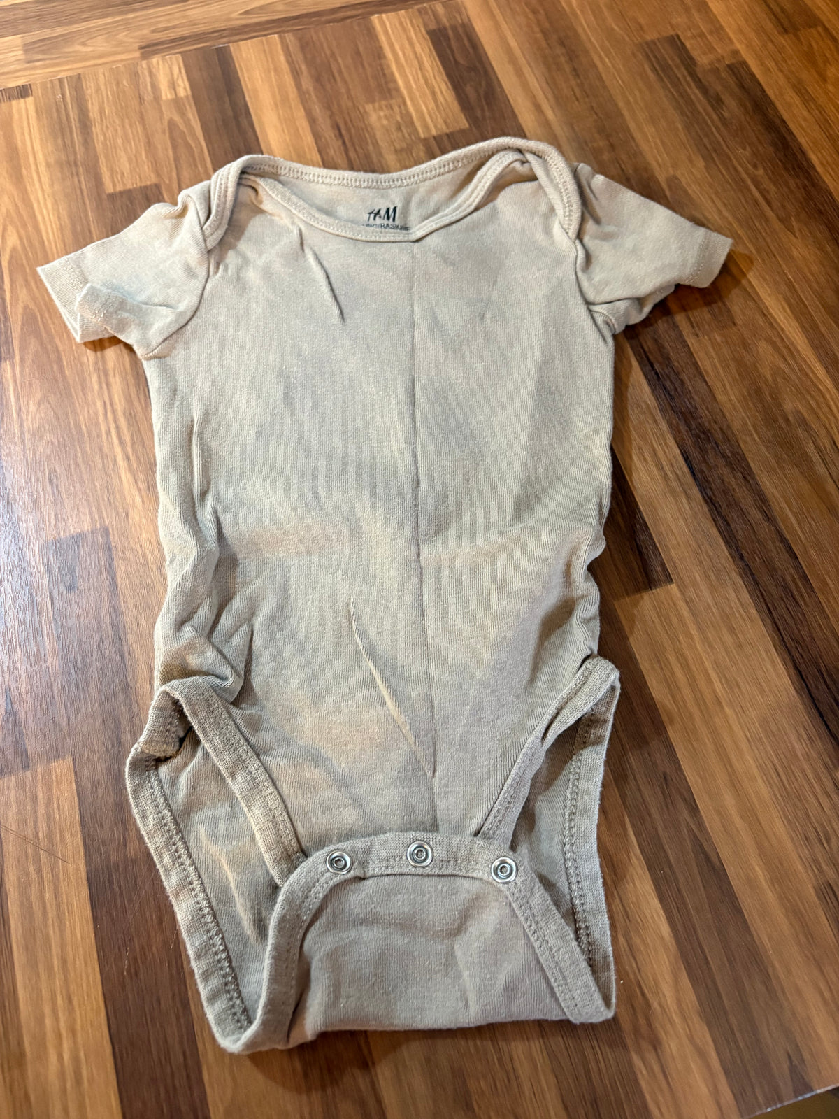 Cache couche 6-9 mois h&m (cmb)