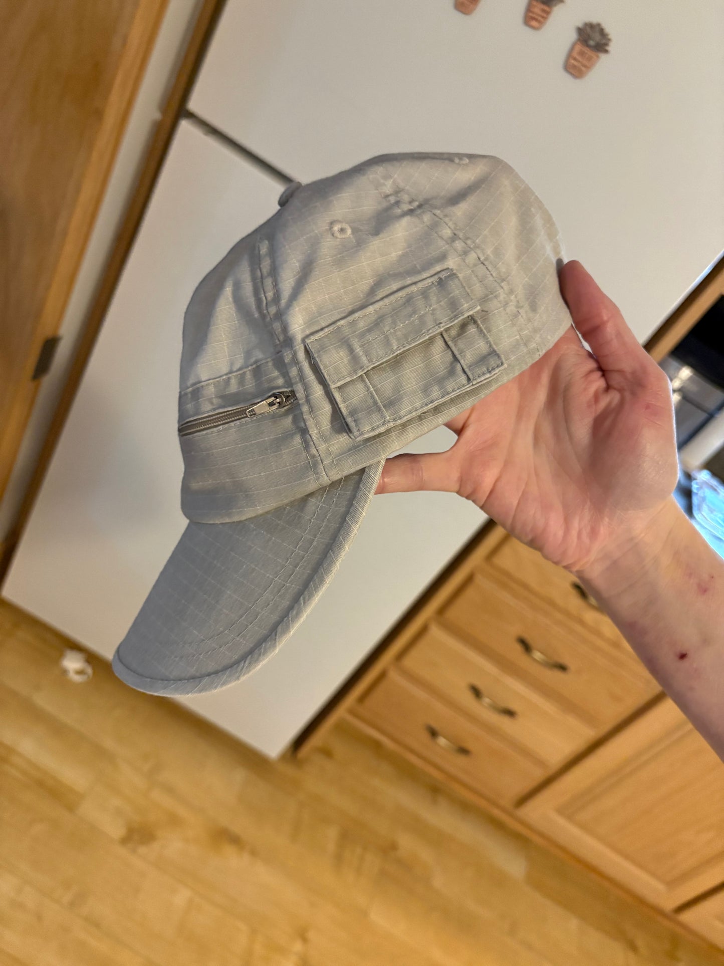 Casquette large neuf
