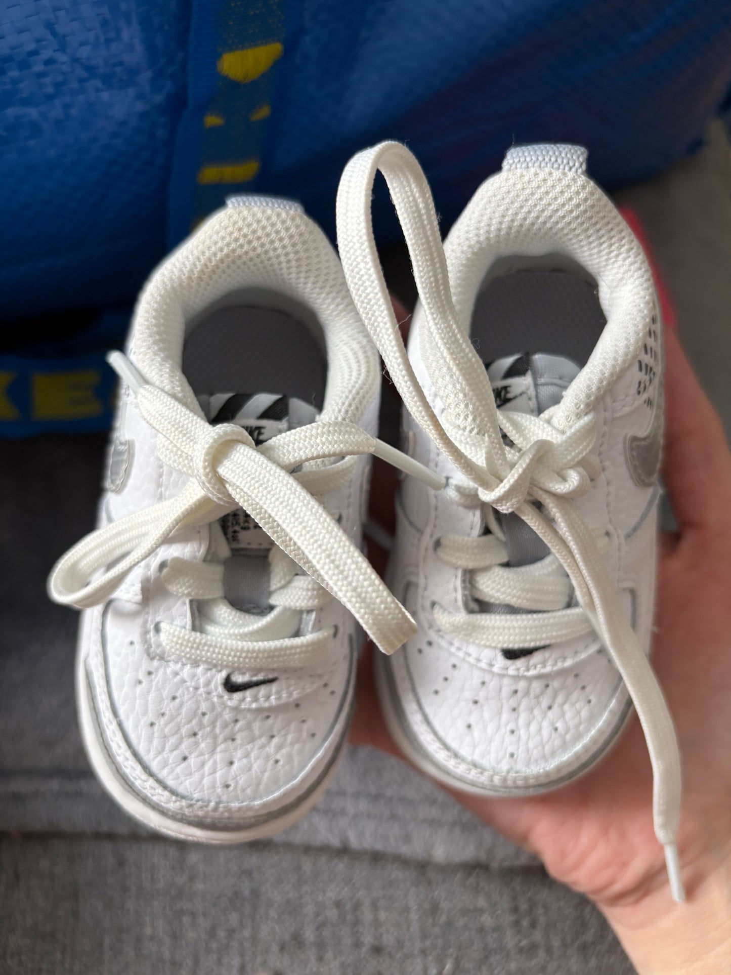 Soulier Nike taille 2.5 bambin valeur 90$