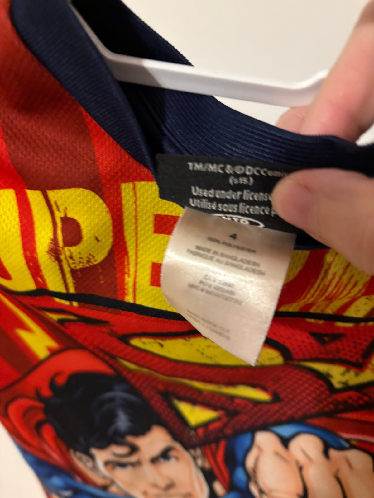 T-shirt super man 4 T état neuf