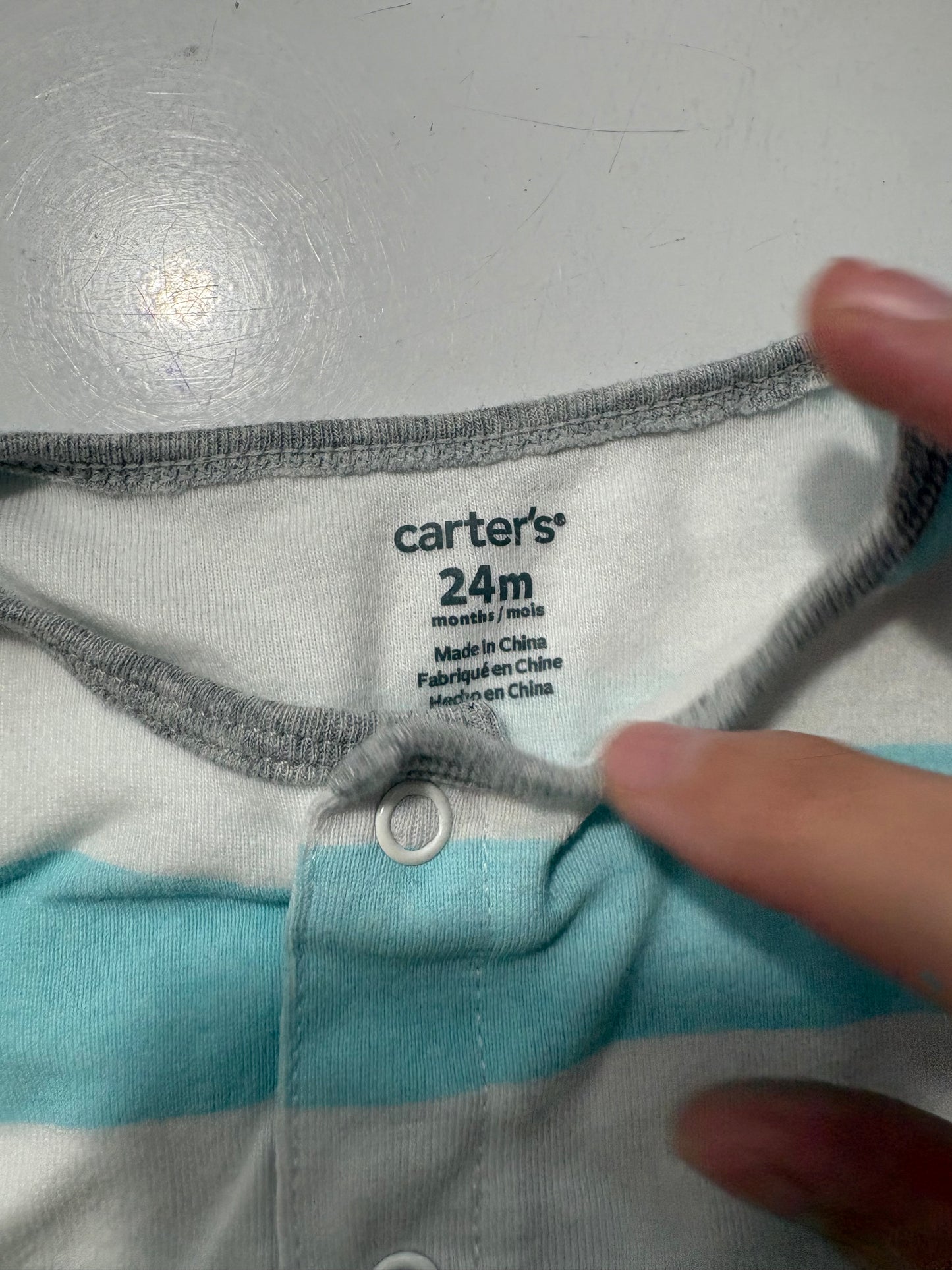Barboteuse état neuf carter’s 24 mois