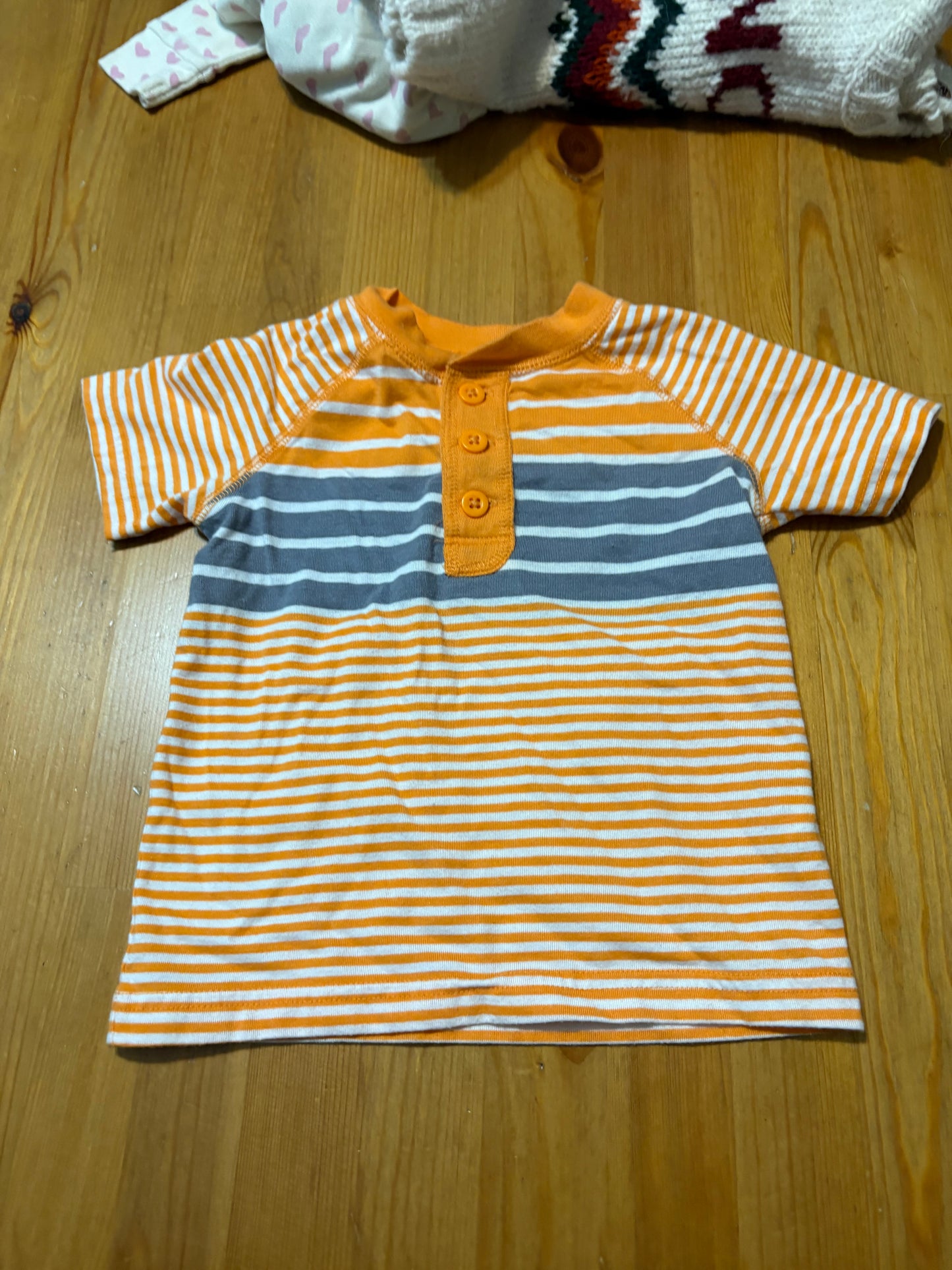 T-shirt old navy 18-24 mois