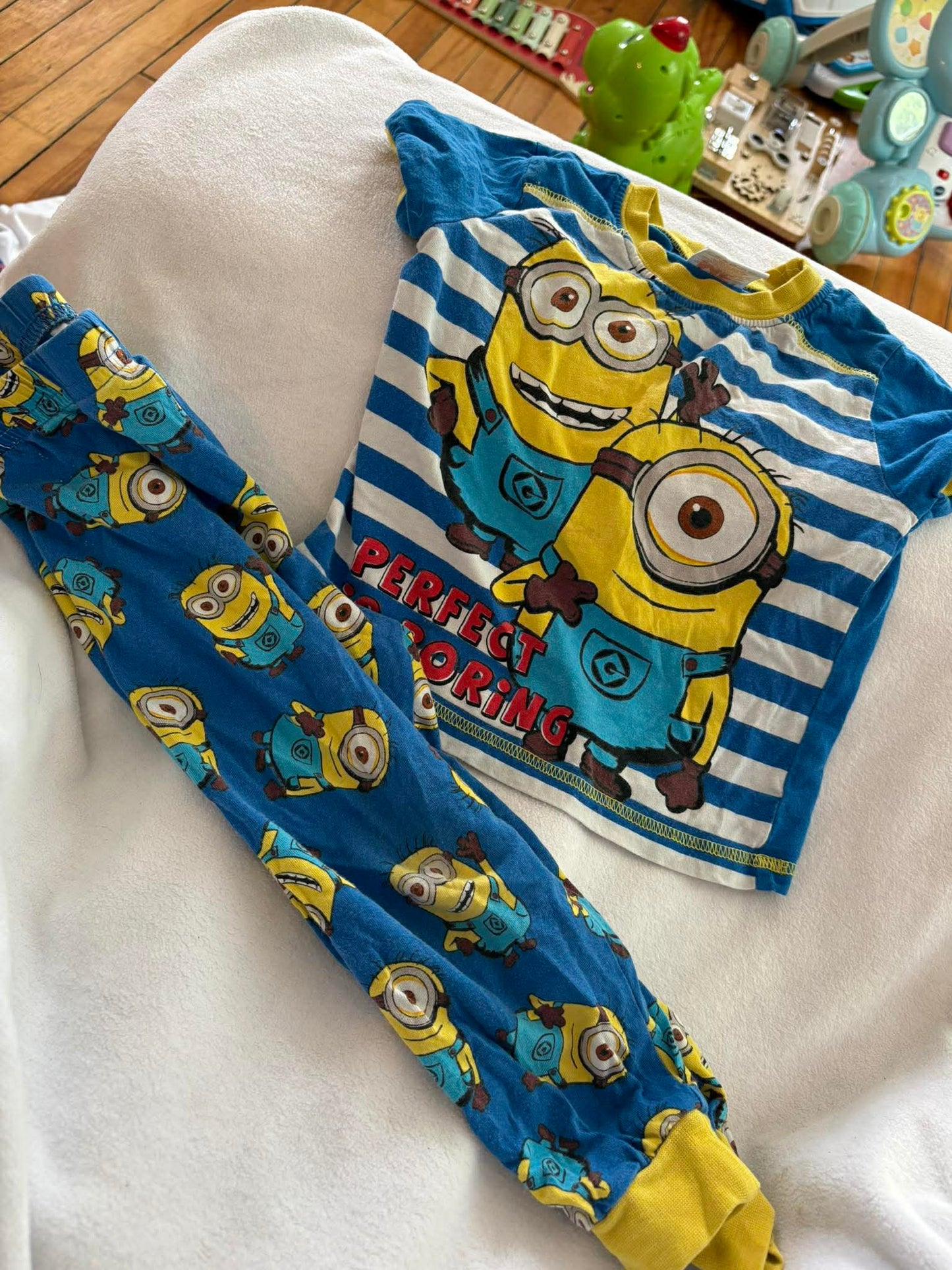Pyjama minion 2T
