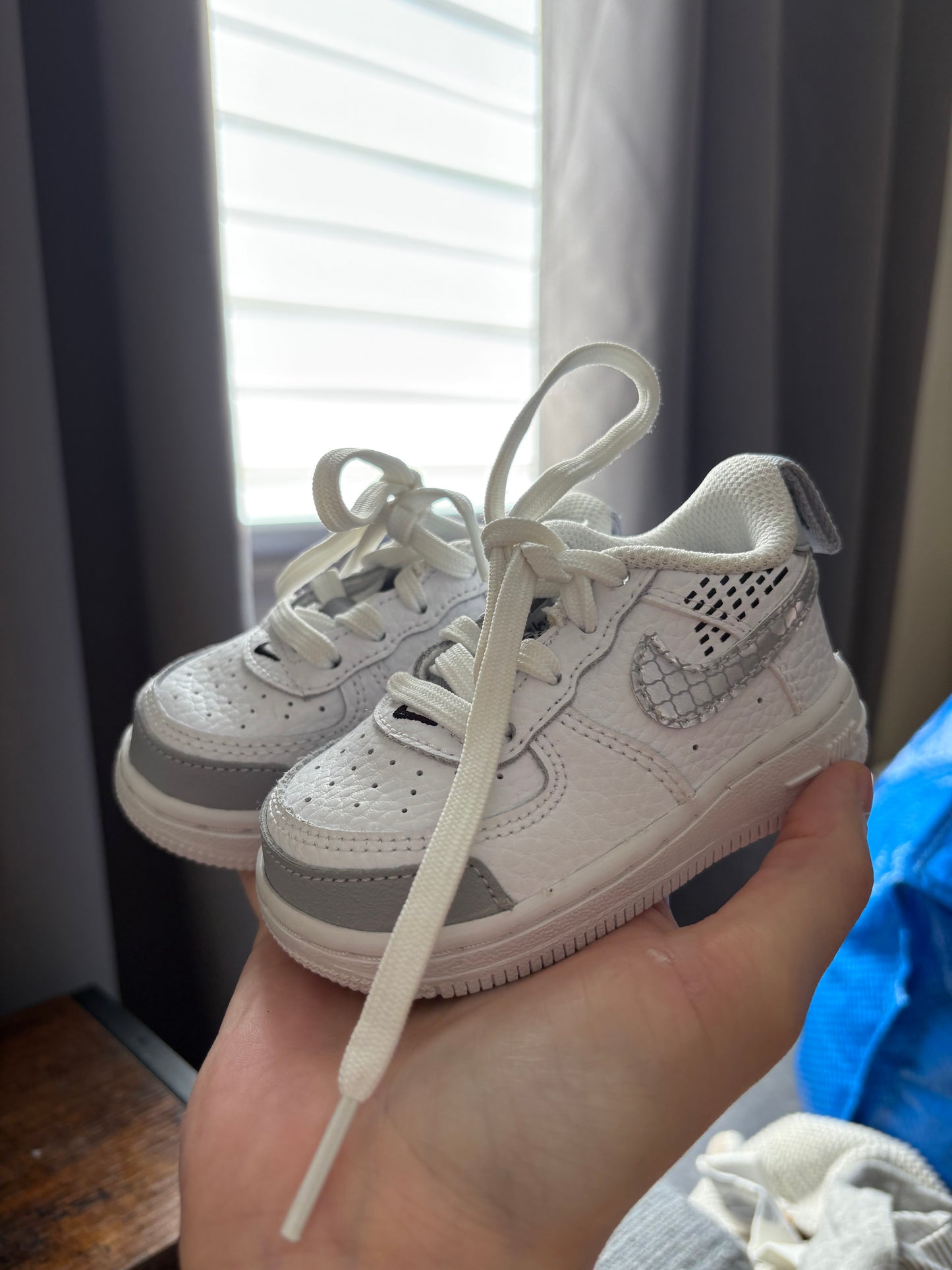 Soulier Nike taille 2.5 bambin valeur 90$