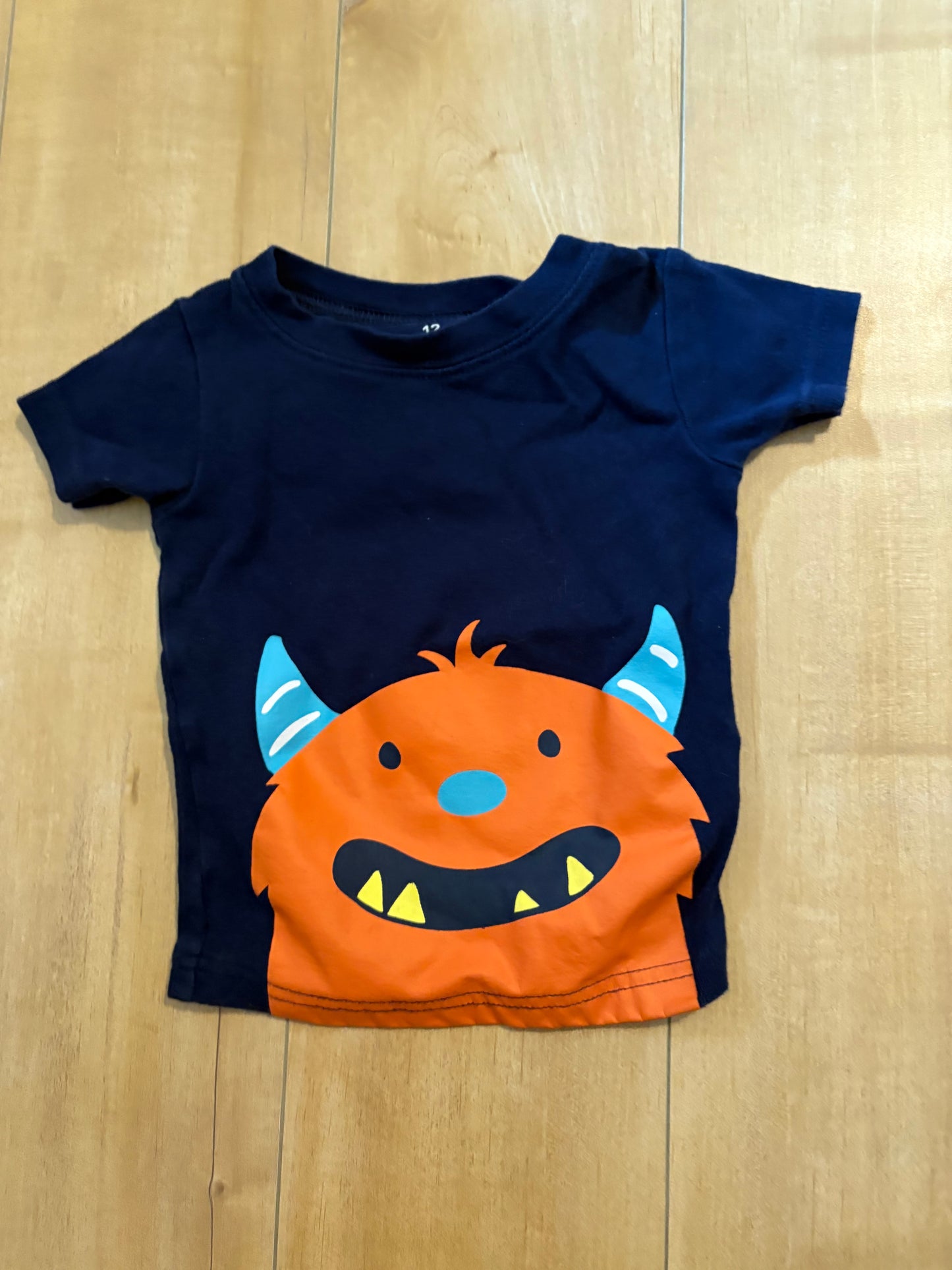 T-shirt carter’s 12 mois état neuf