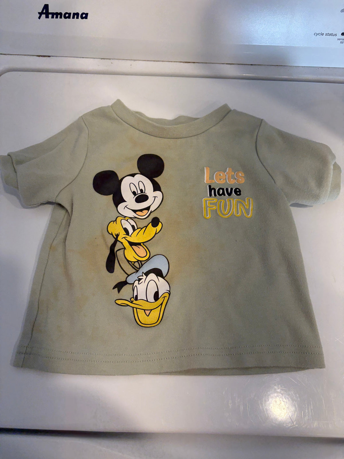 Chandail Mickey mouse 18-24 mois (cmb) À DONNER AVEC ACHAT