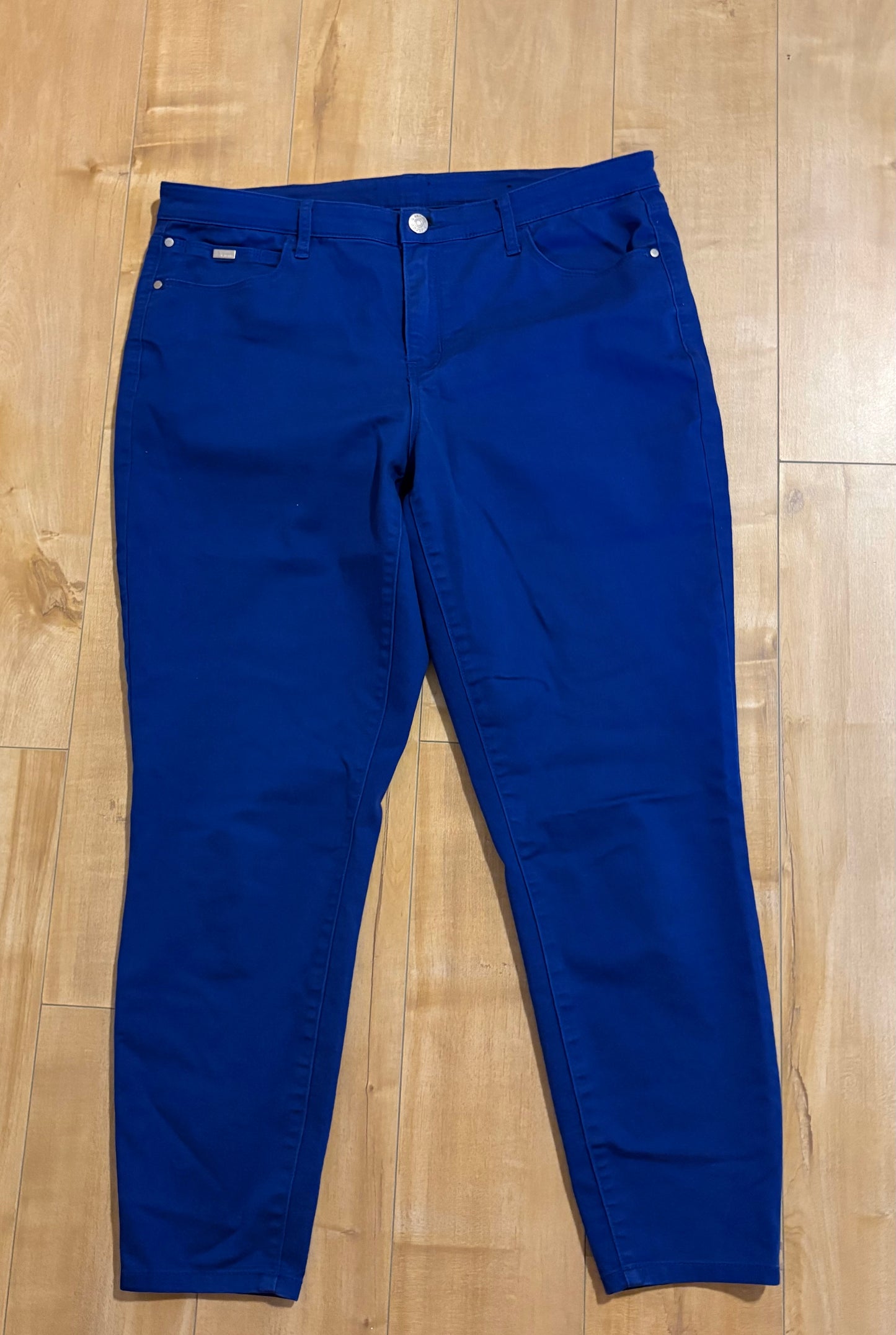 Capris taille 28 équvaut large-xlarge