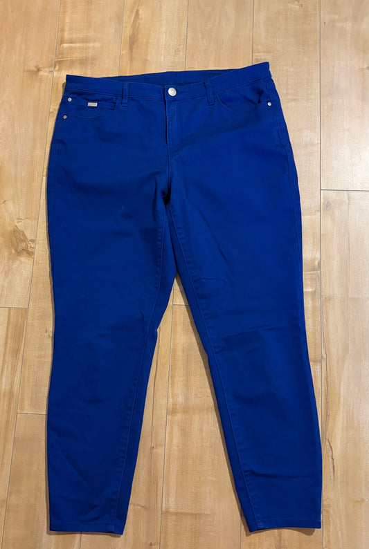 Capris taille 28 équvaut large-xlarge