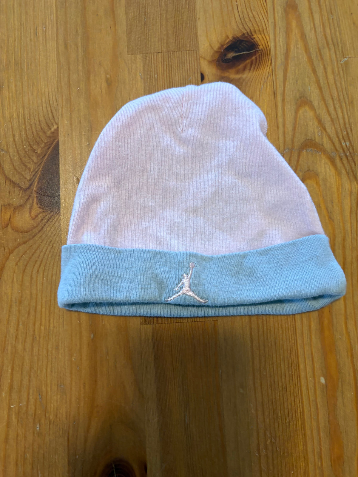 Bonnet jordan 6-12 mois