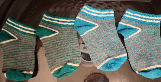 2 paires de bas 24 mois