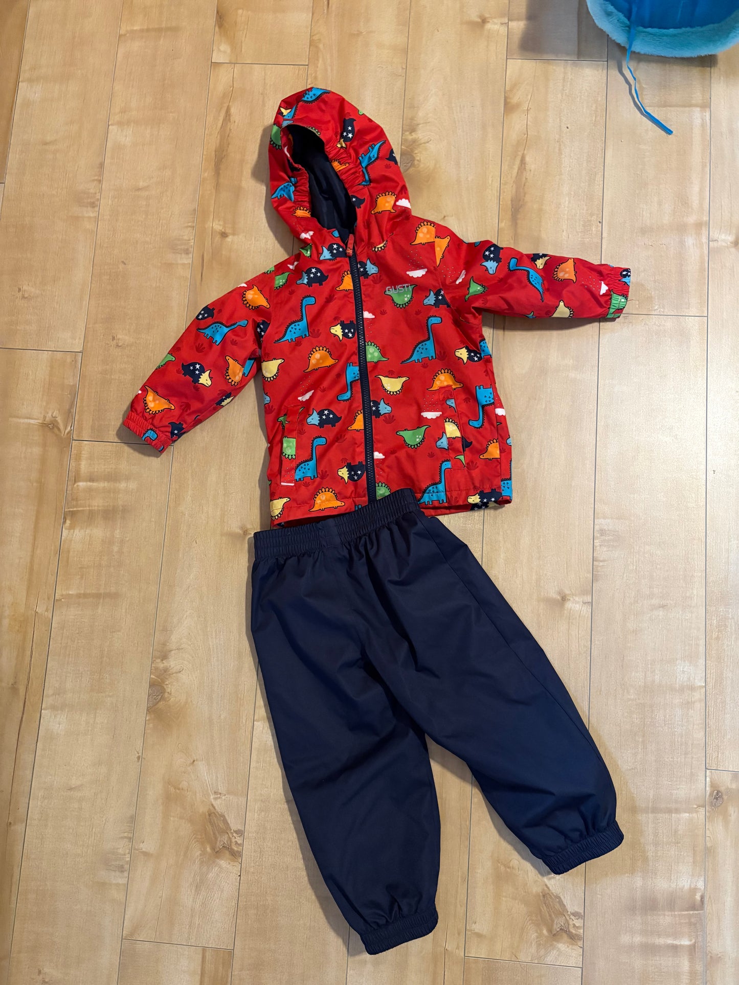ensemble printemps gusti 2T état neuf (consignationml)