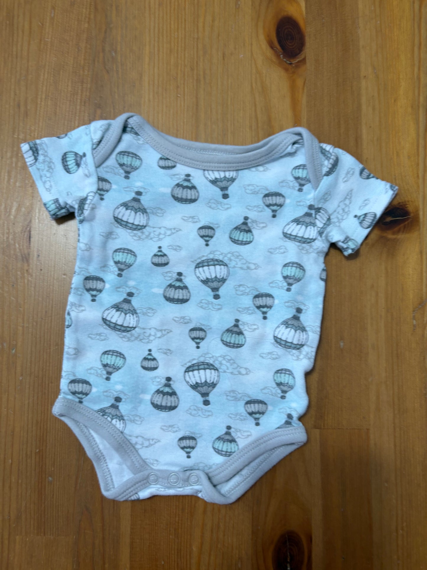 Cache-couche necessities 0-3 moia