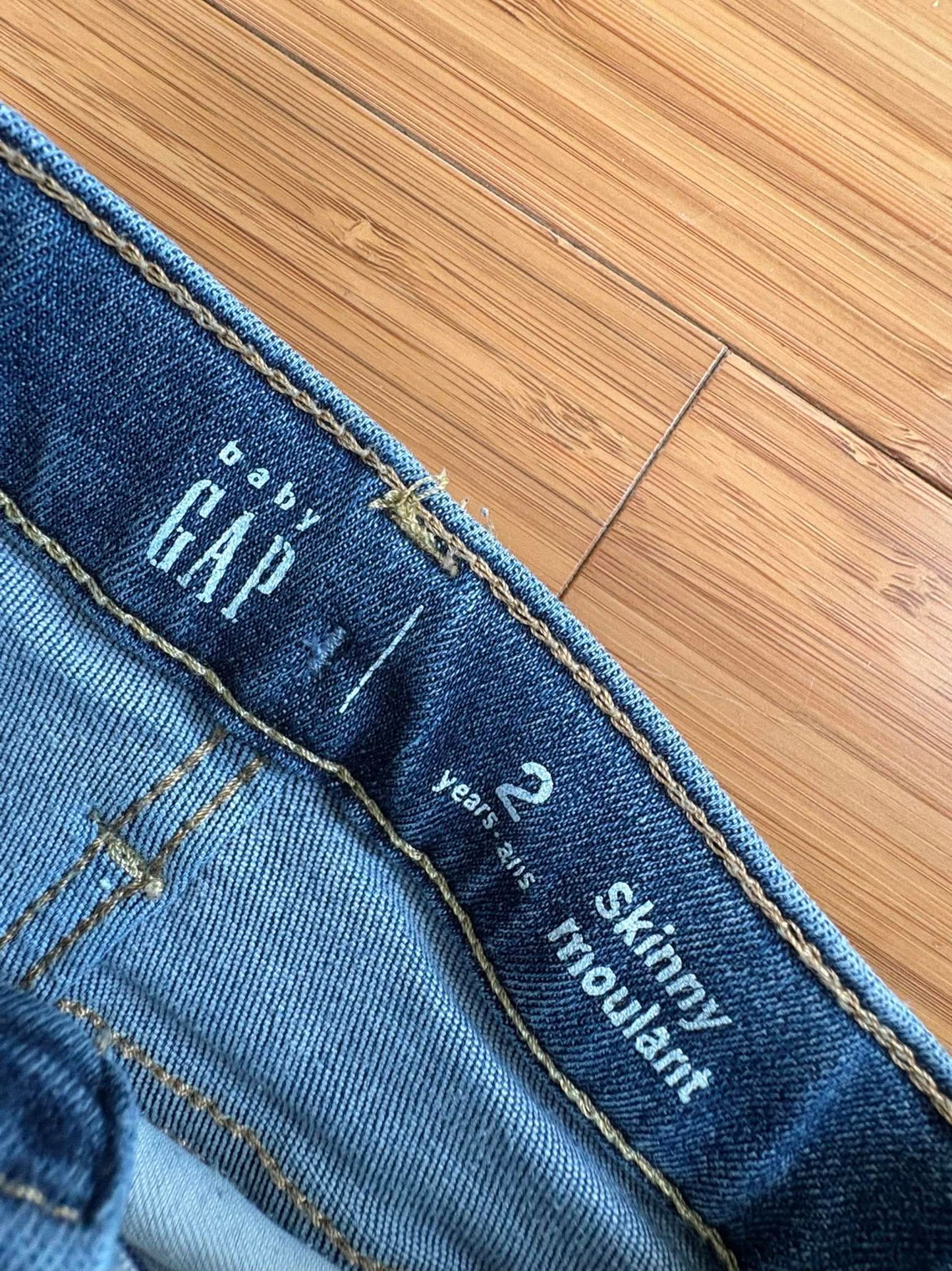Jeans gap 2T(cmb)