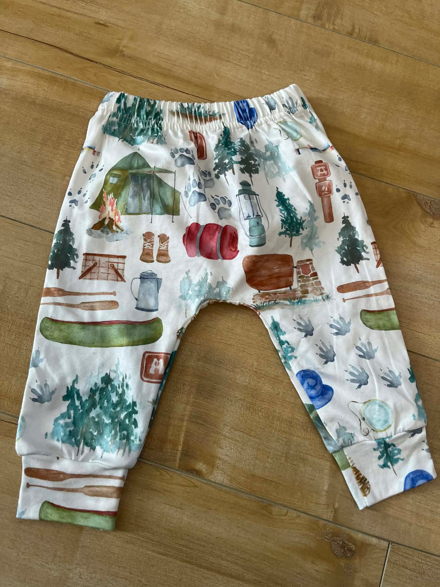 Pantalon 6-9 mois (internet) neuf
