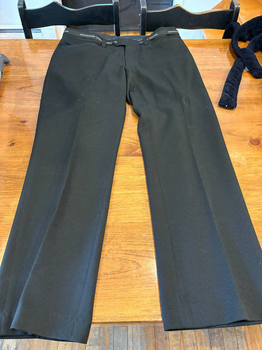 Pantalon propre homme grandeur 36 (cmb)