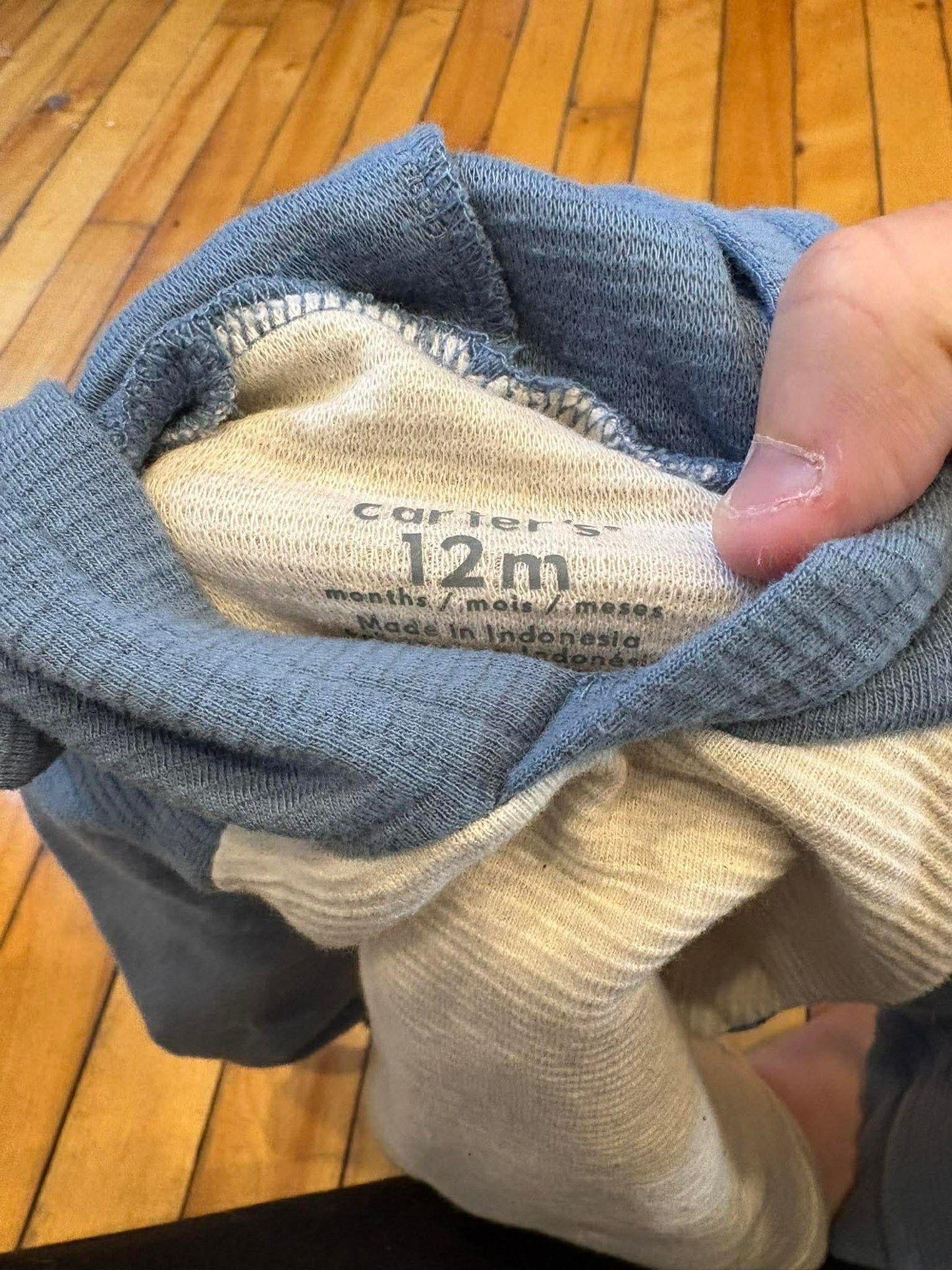 Gilet carter’s 12 mois (cmb) état neuf