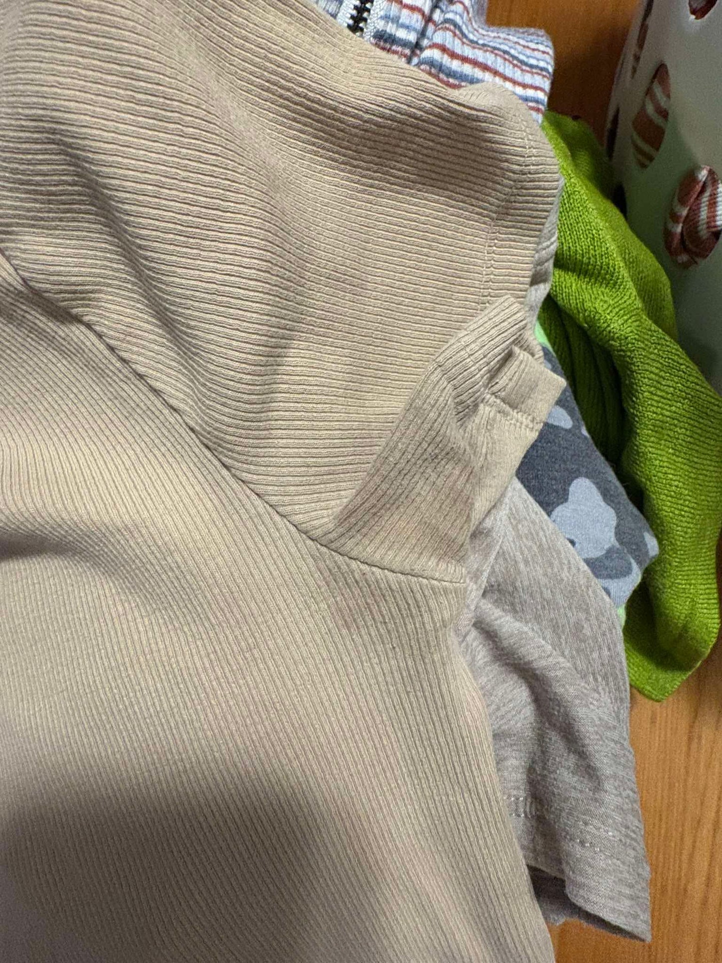 t-shirt h&m small*