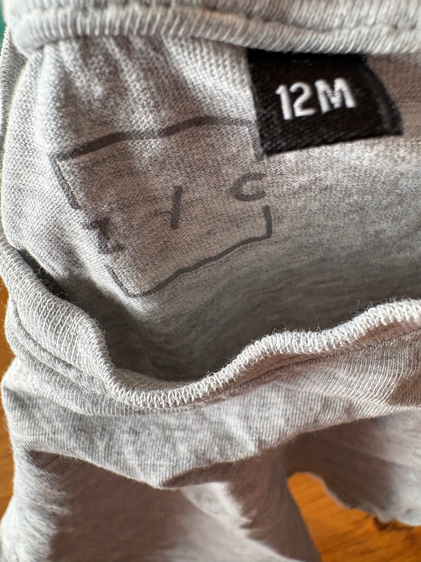 Chandail zic 12 mois (cmb)