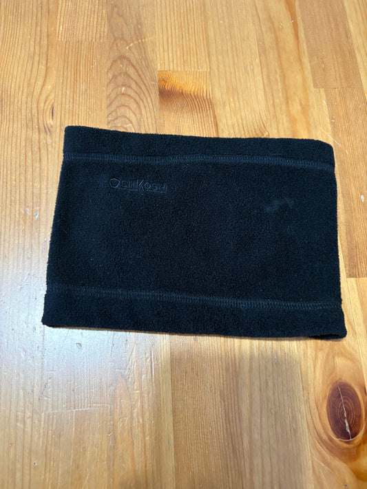Cache-cou oshksosh taille 6