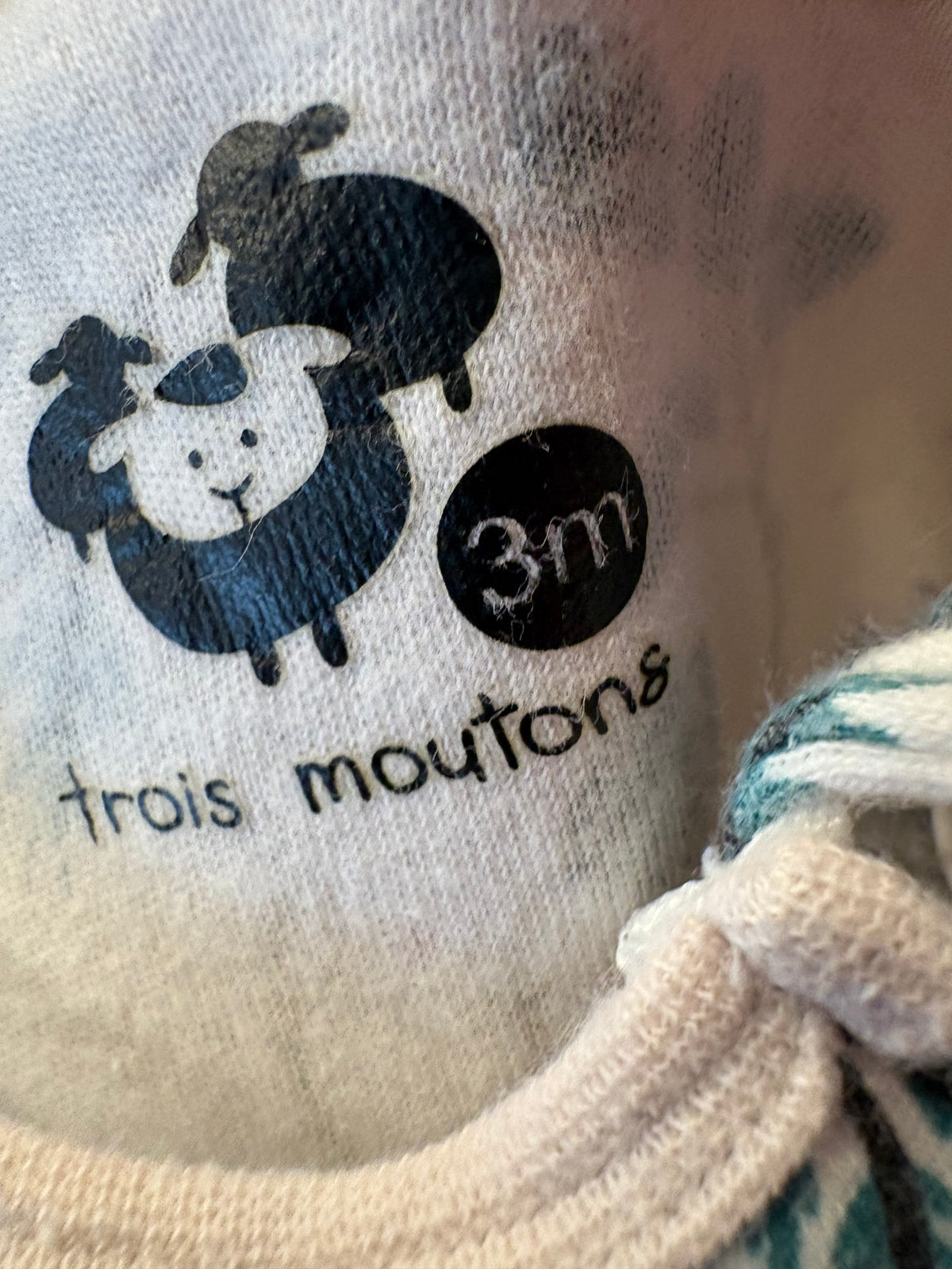Pyjama trois mouton 3 mois à donner avec achat