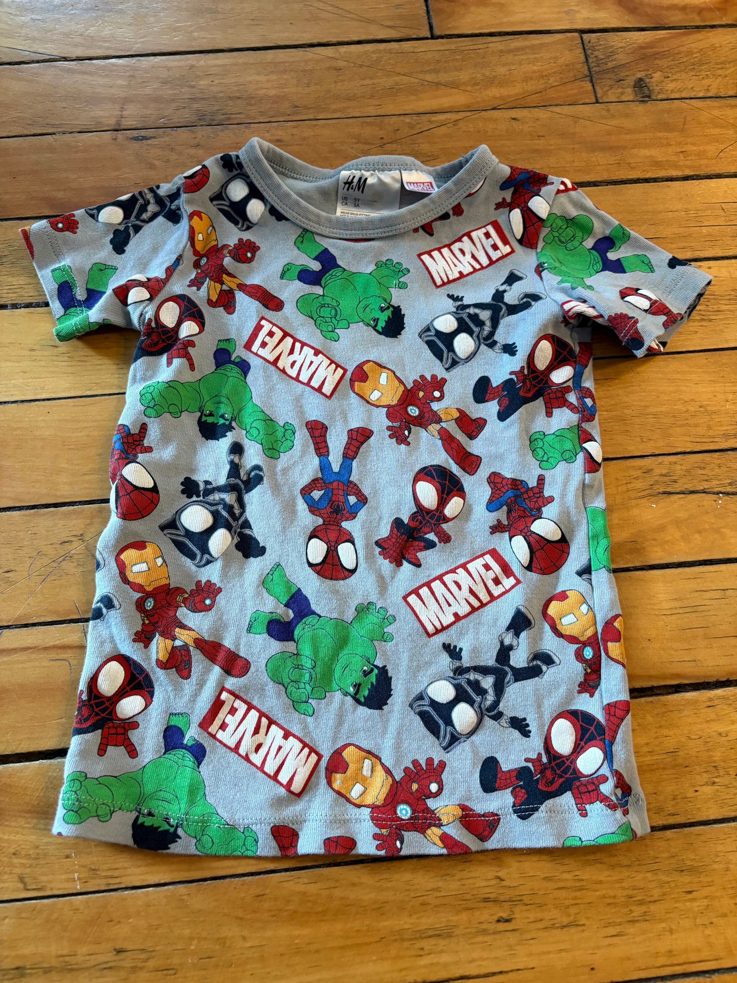 Chandail Marvel 5T (cmb)