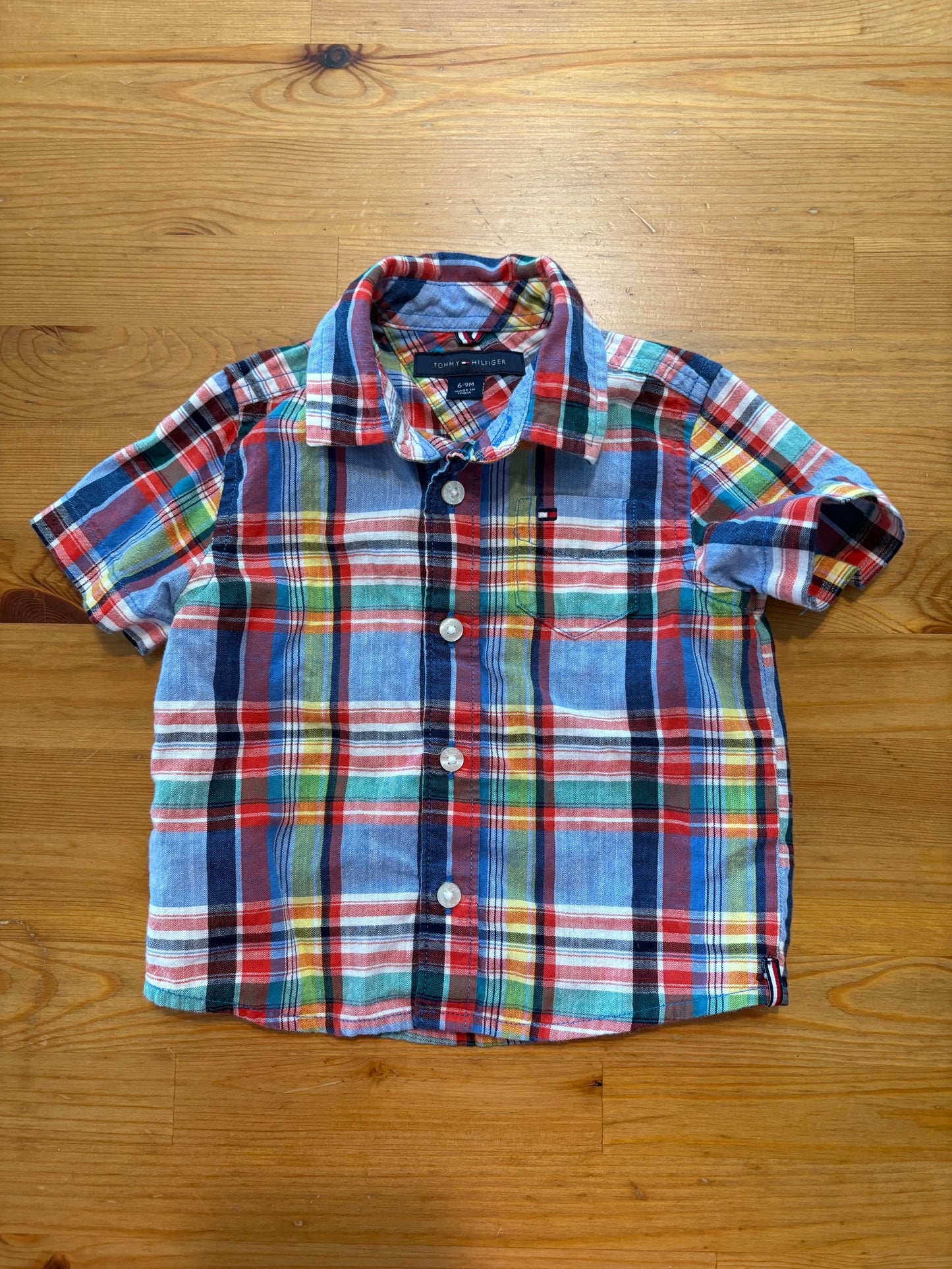 Chemise manche courte tommy hilfigher 6-9 mois excellent état