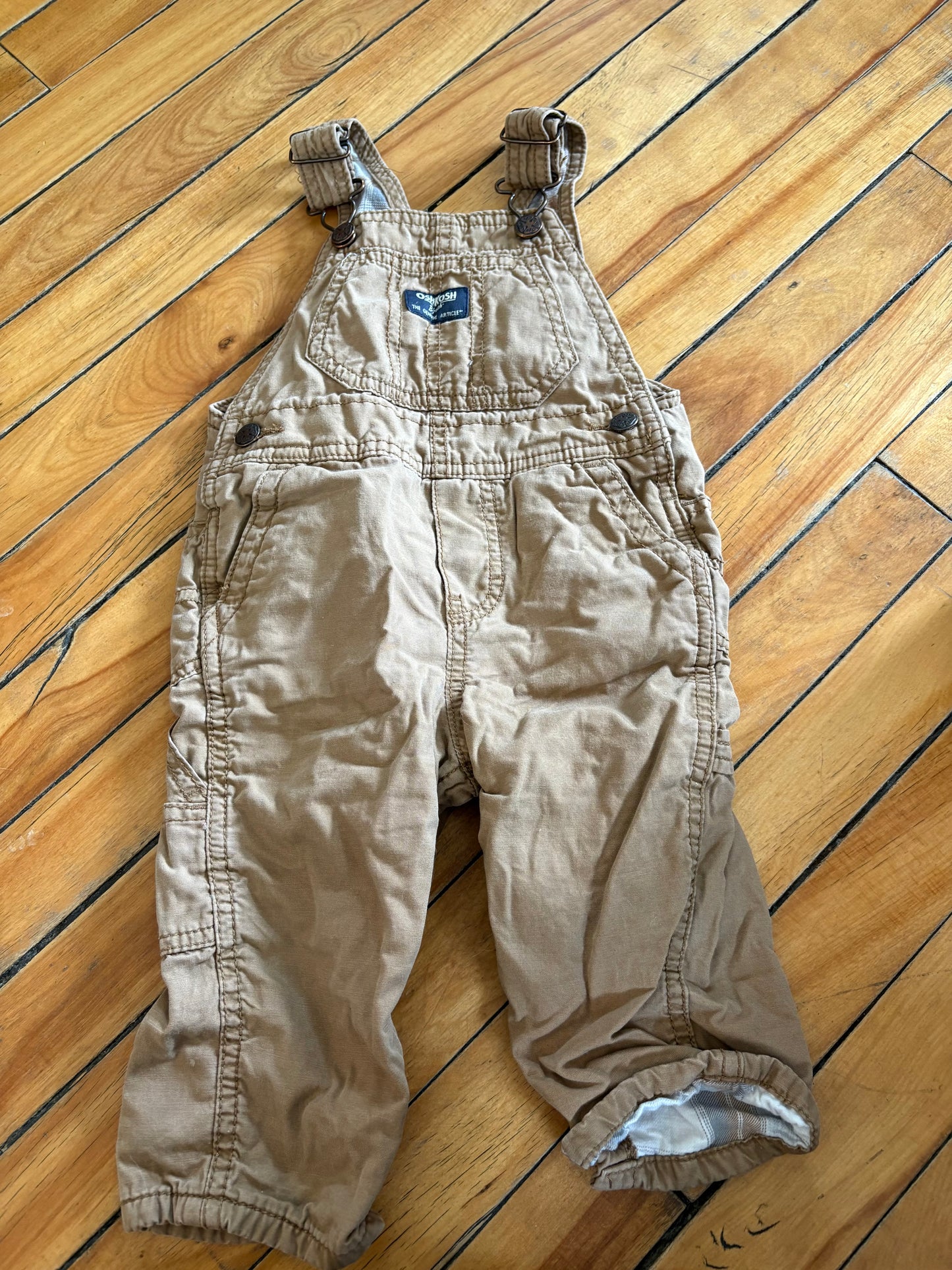 Salopette Oshkosh 12 mois(cmb)