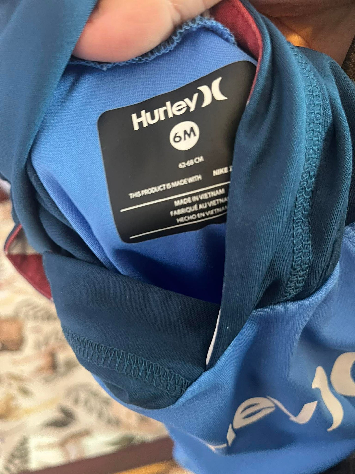 Barboteuse hurley 6 mois valeur 40$(cmb)