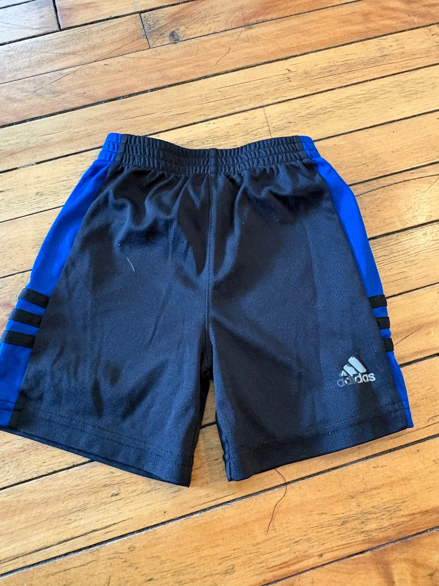 Short adidas 2T (cmb)