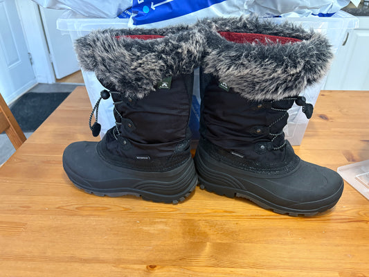 Botte kamik état neuf taille 7
