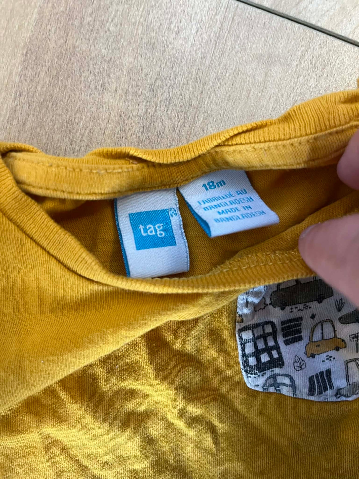 T-shirt tag 18 mois