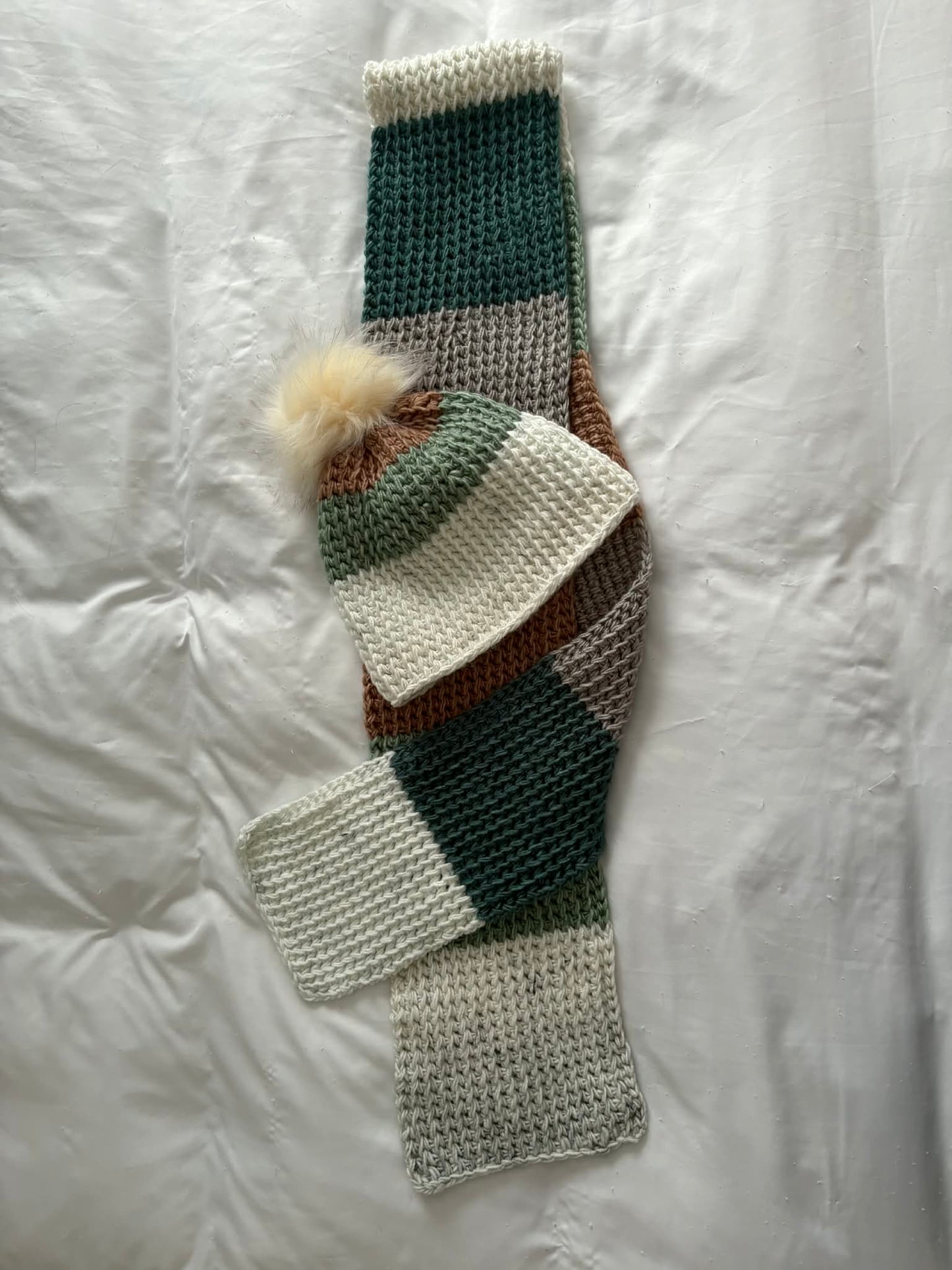 Ensemble tuque et col femmes,hommes plusieurs choix de couleurs et dégradées disponibles.