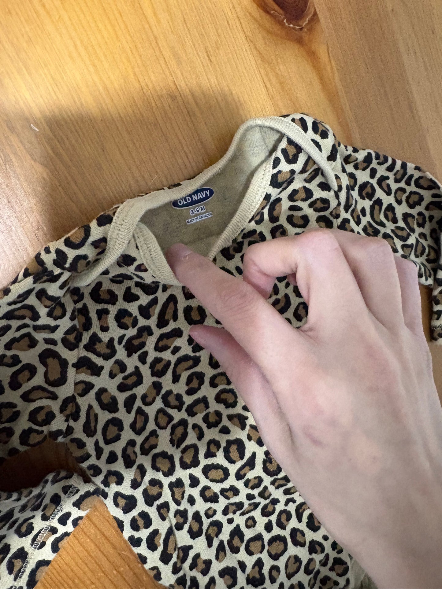 cache couche Old Navy 3-6 mois