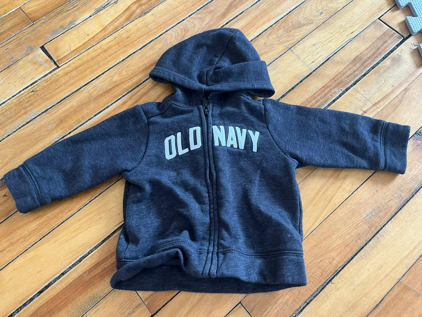 Veste old navy 3-6 mois neuf