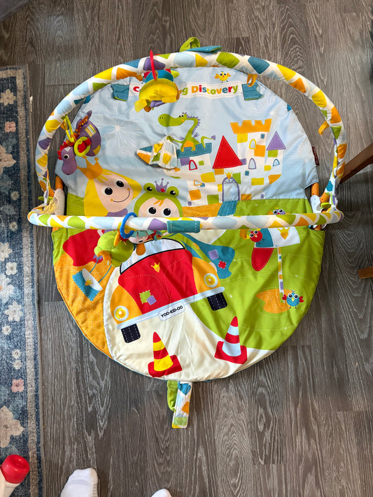 Tapis de jeux pliable yoo-ki-do ce vend 179$ neuf￼