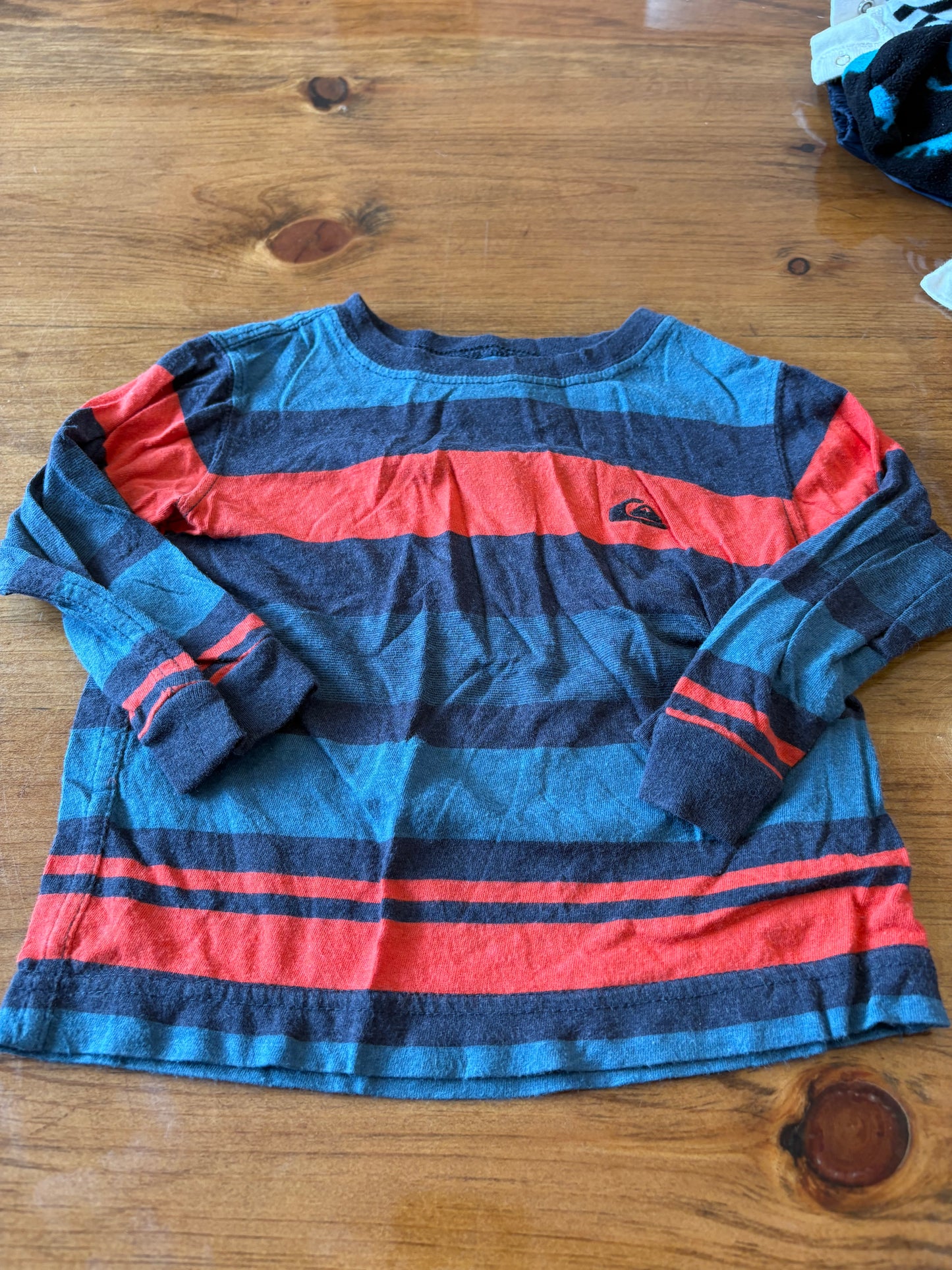 Chandail quiksilver 12 mois