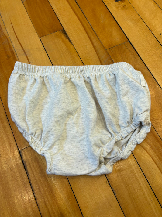 Bas short pour cacher la couche sous une robe gagou tagou 2T