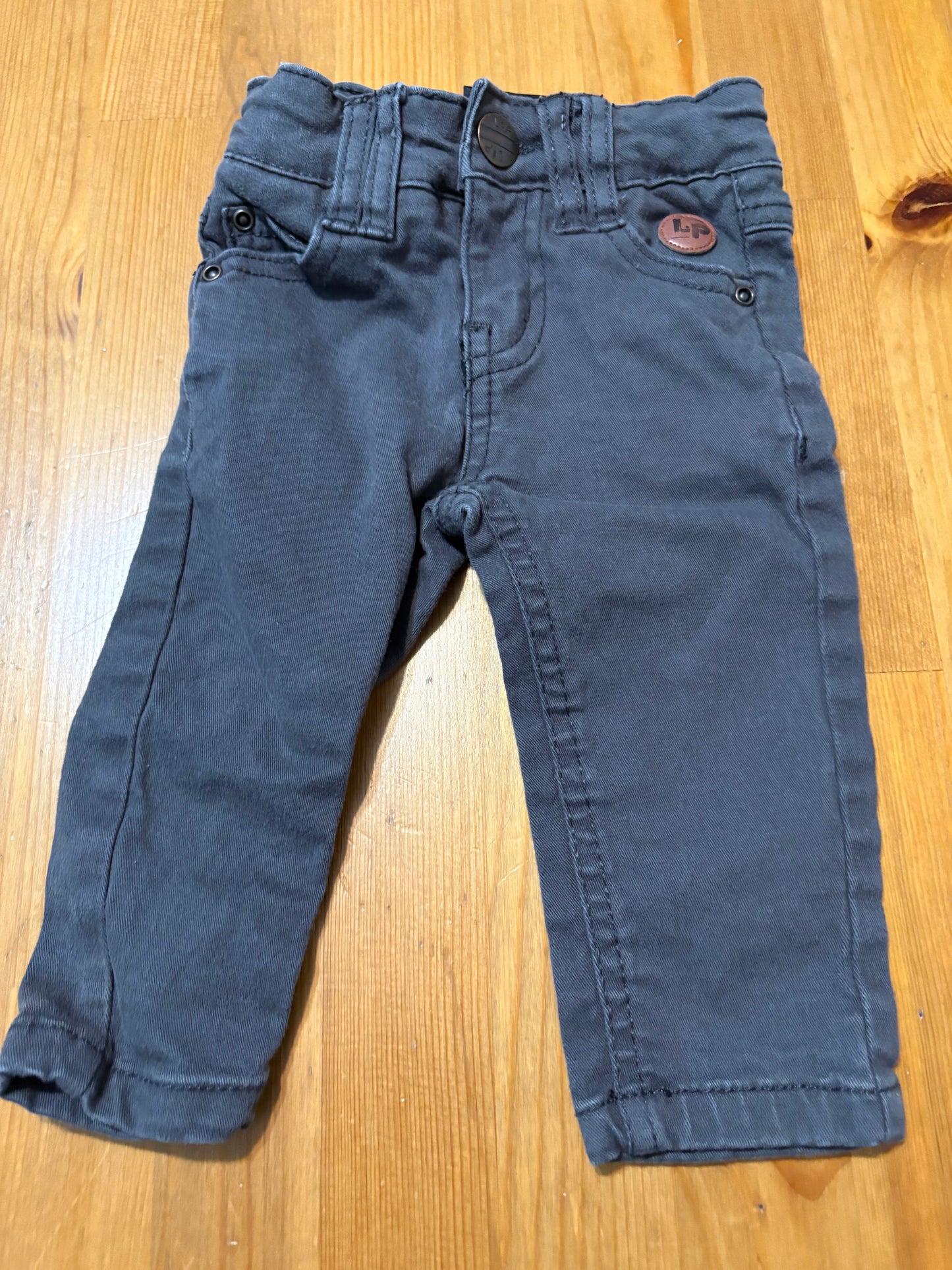 Jeans LP apareil 3-6 mois état neuf