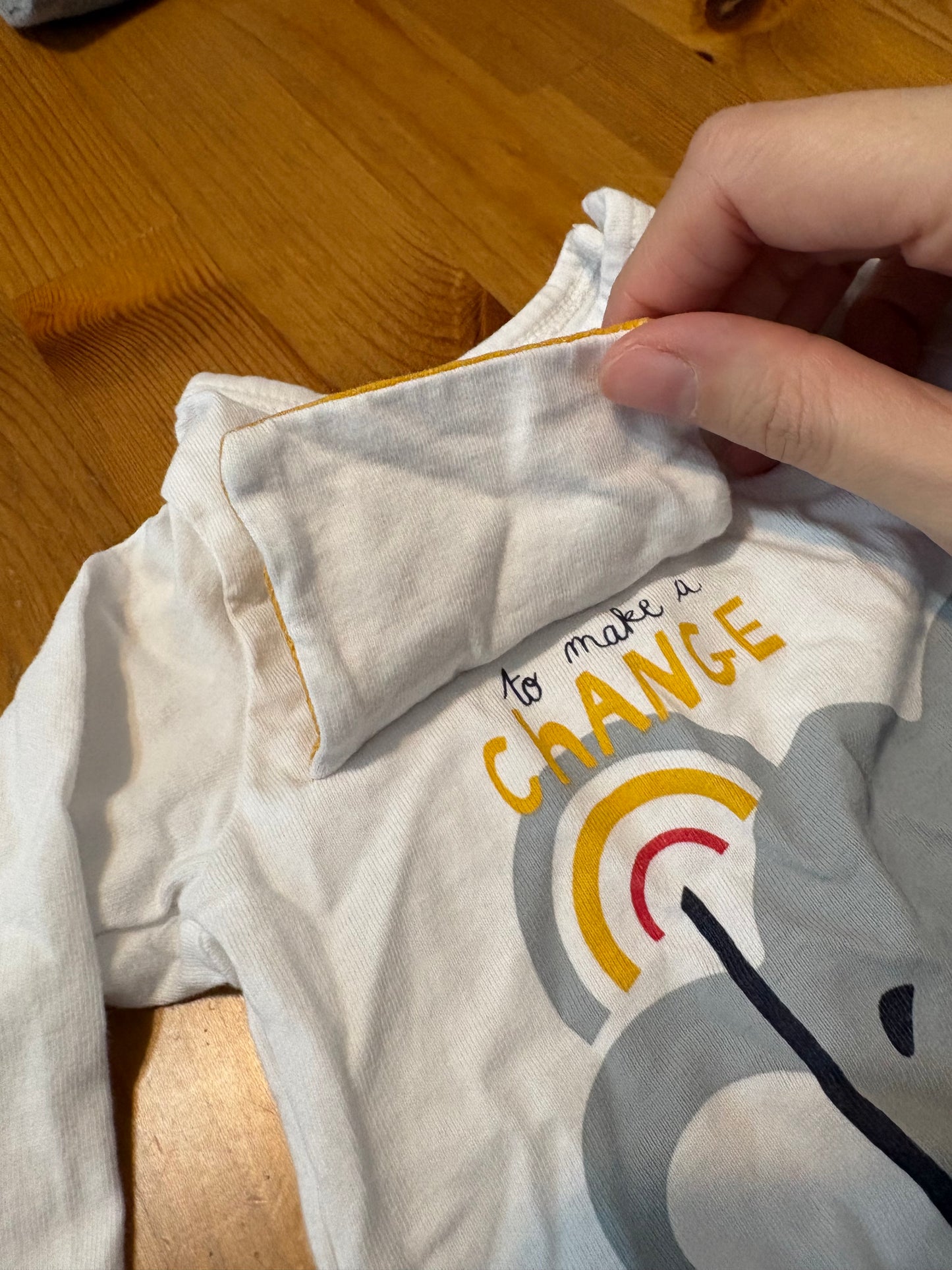 Gilet uz 3 mois *adorable la pochette ce soulève 🤩*comme neuf