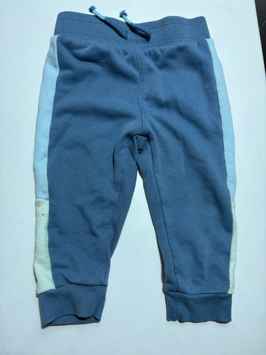 À DONNER AVEC ACHATS Pantalon george 18-24 mois