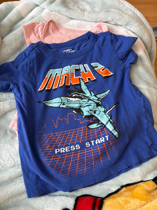t-shirt oshkosh 2T  état neuf