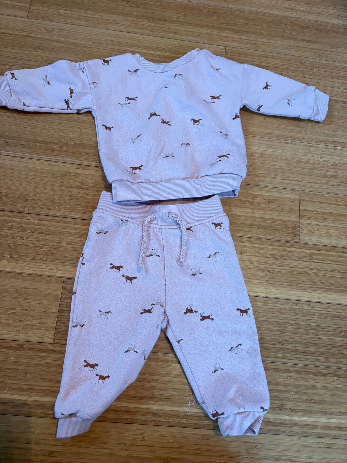 Ensemble primark 6-9 mois (cmb)