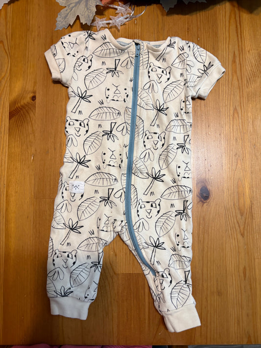 Pyjama gagou tagou 6 mois *mini tache