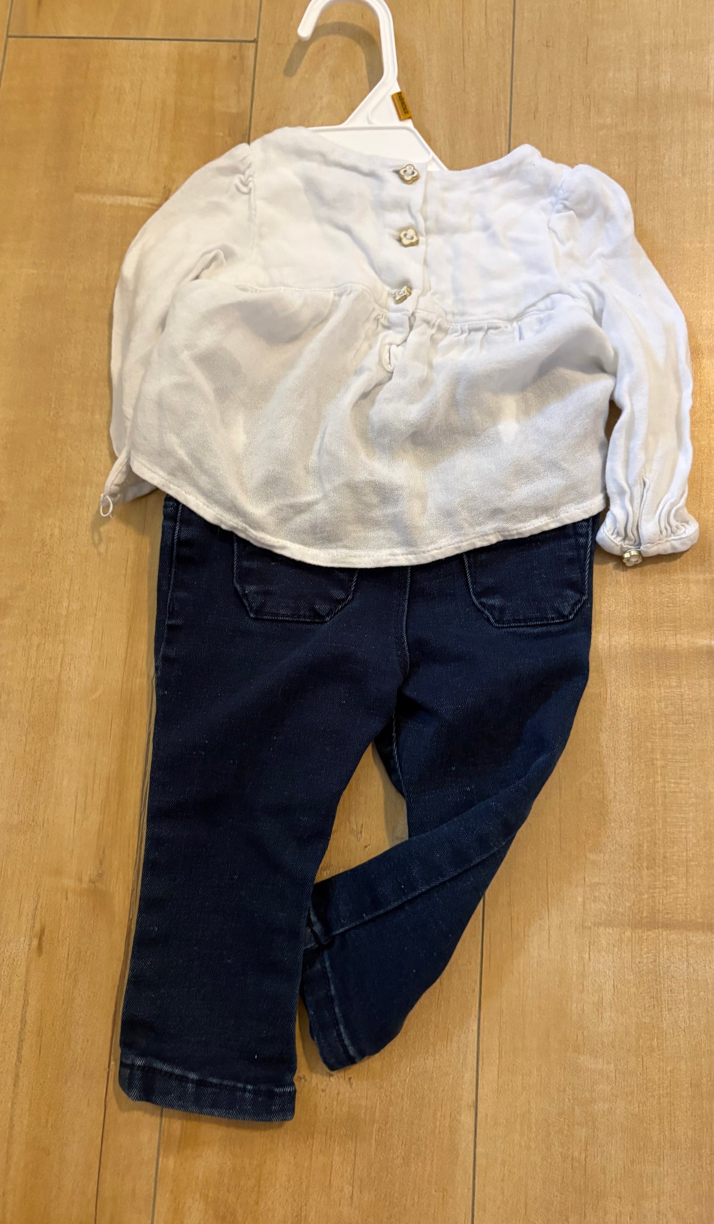 Ensemble tommy hilfigher 6-9 mois