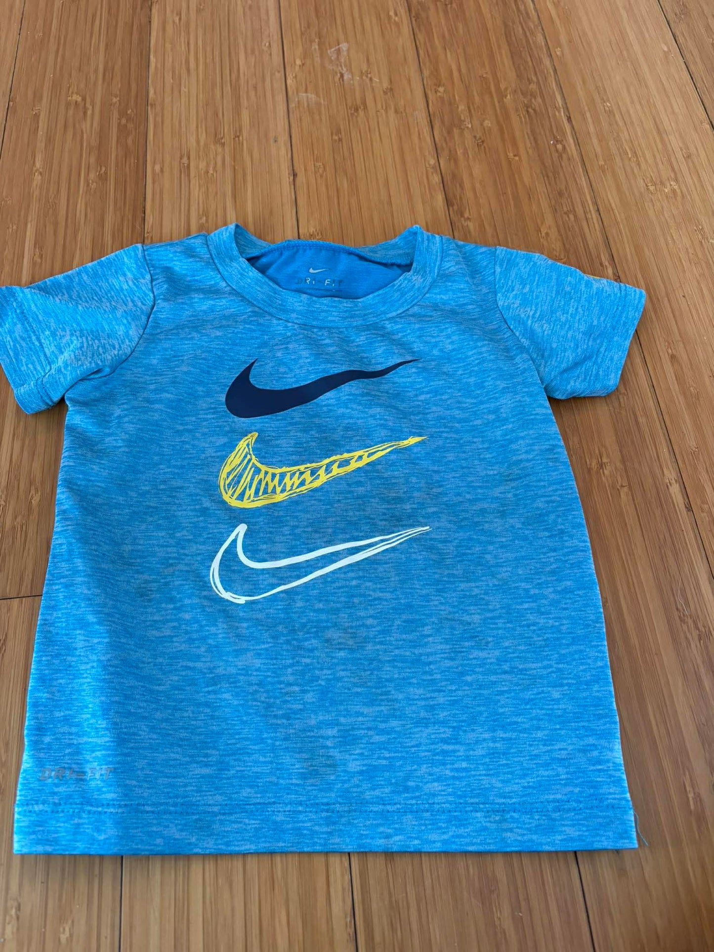 t-shirt nike 24 mois*