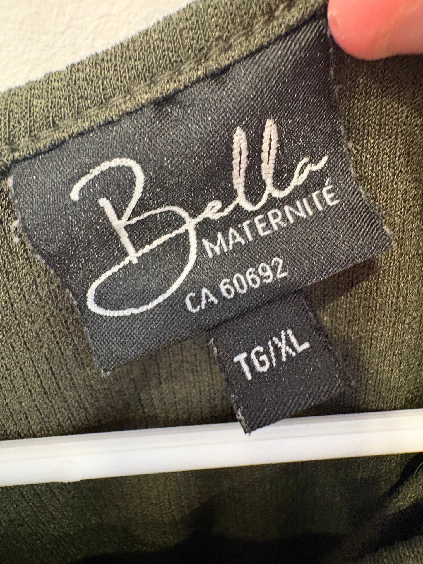 Magnifique robe Bella maternité et allaitement XL peut aussi faire Large avec la bedaine (cmb)