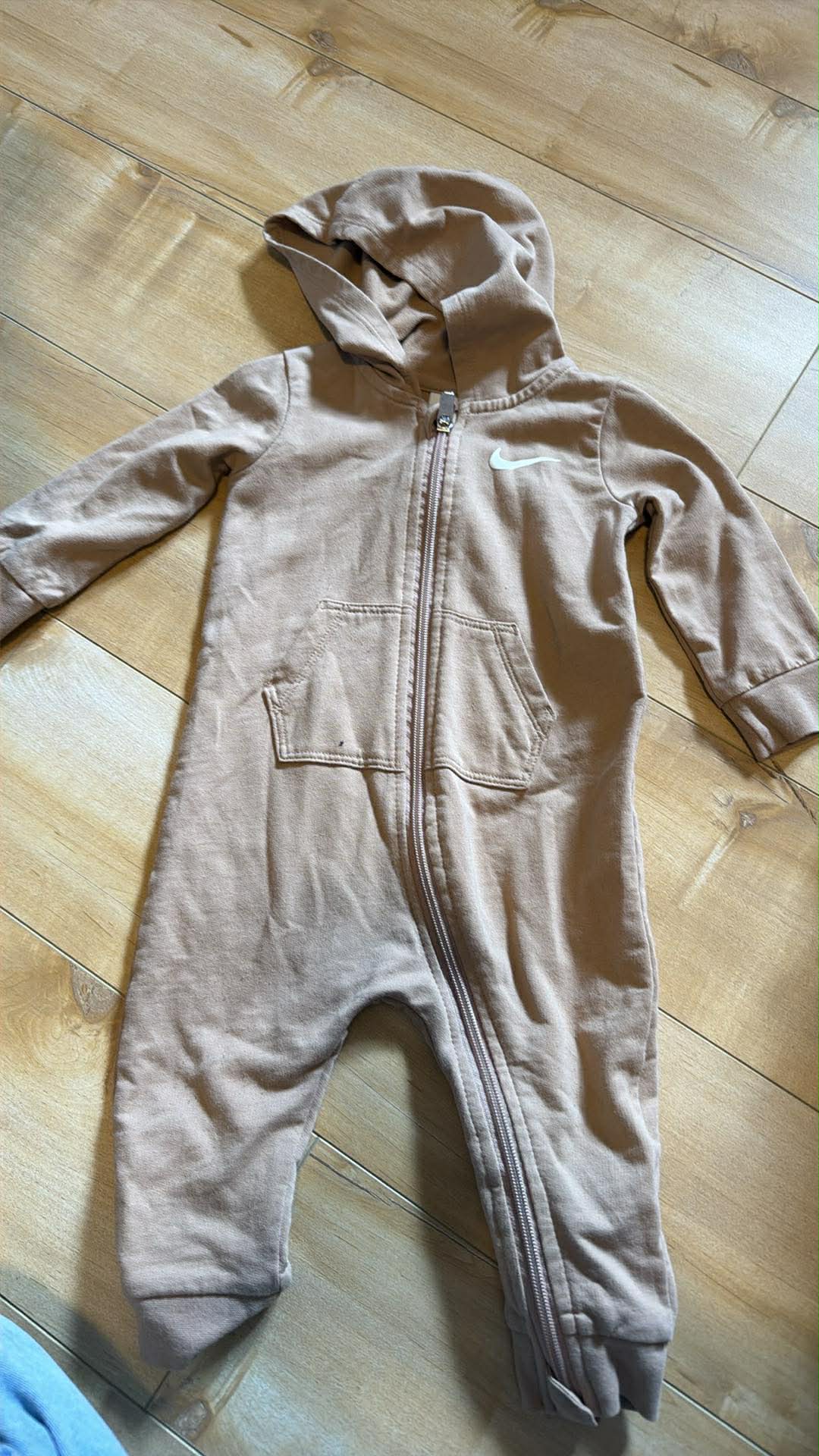 Une pièce nike 9 mois état neuf
